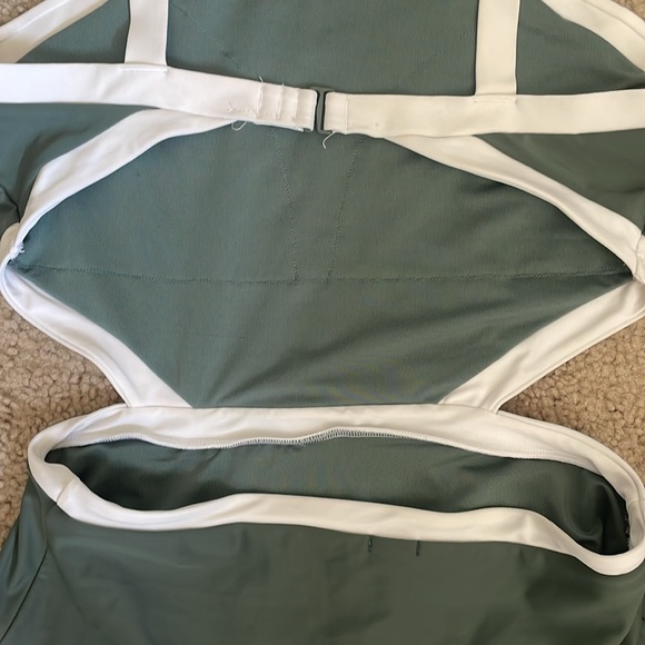 Aeri bathing suit. - Picture 4 of 5